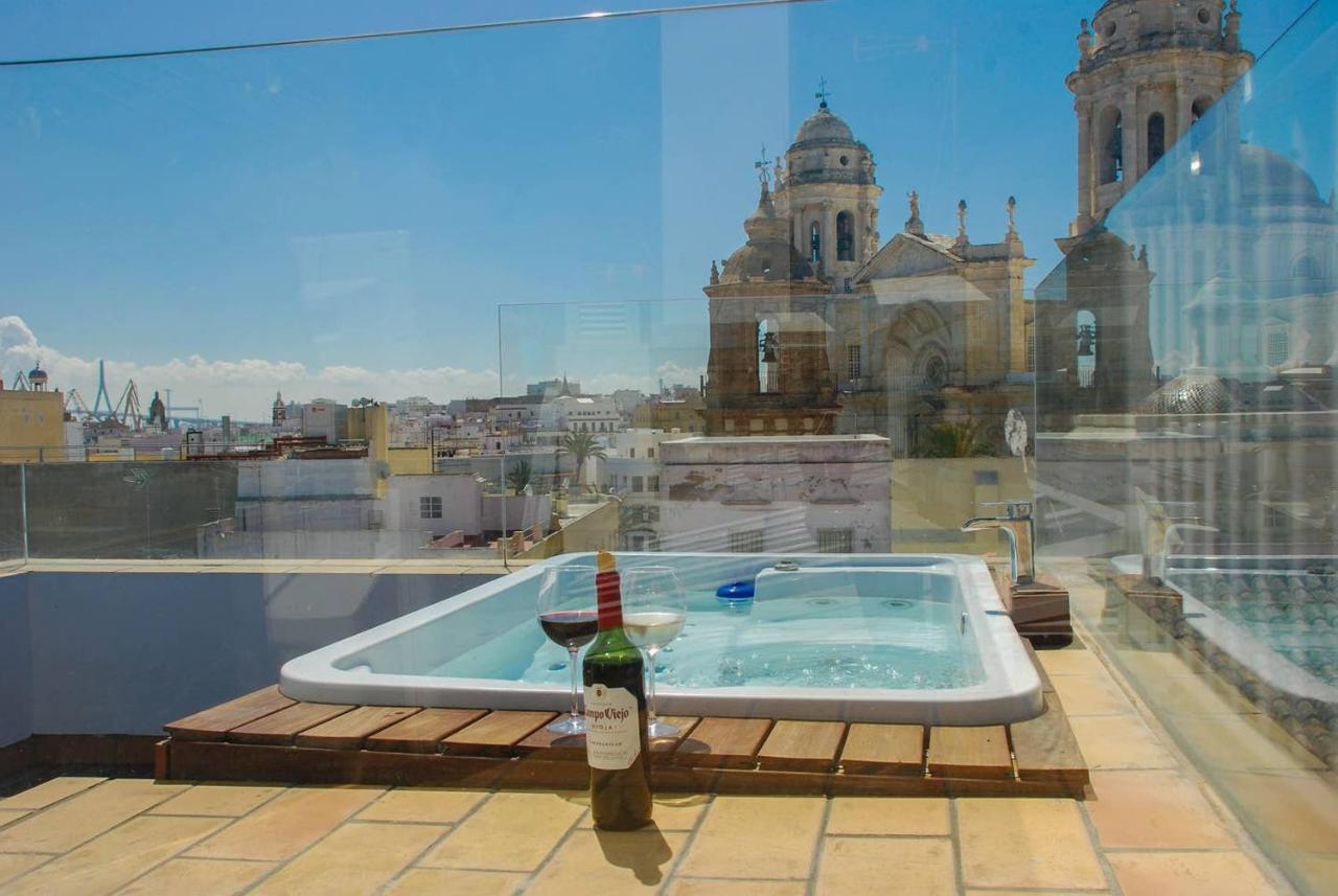 Apartamento ***** Attic With Impressive Views And Jacuzzi Cádiz Exterior foto